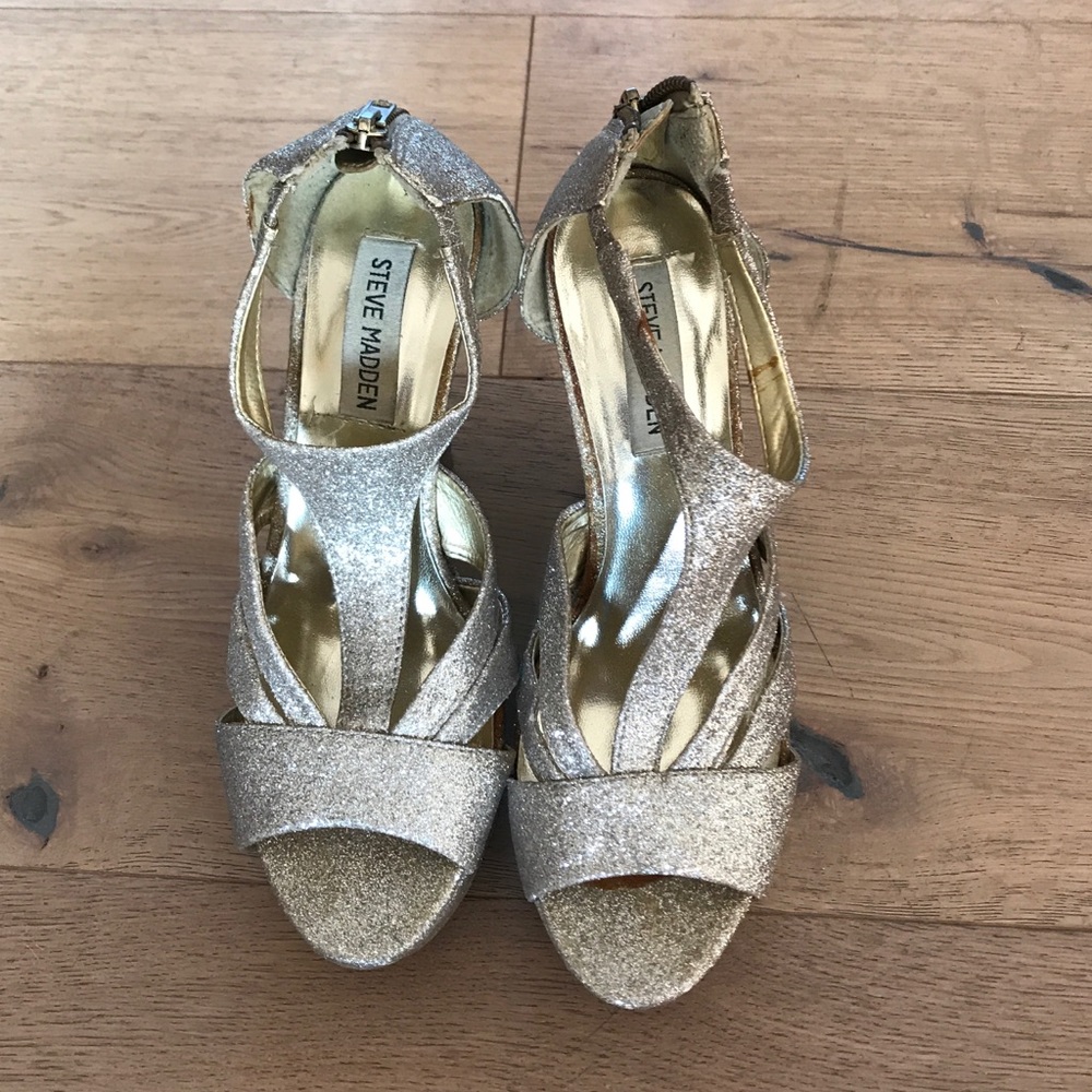 STEVE MADDEN GOLD WEDGES